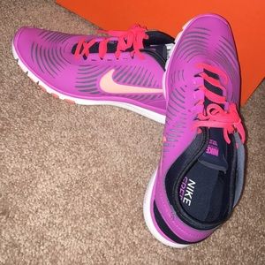 New w/out tags Nike women’s shoes size 9.